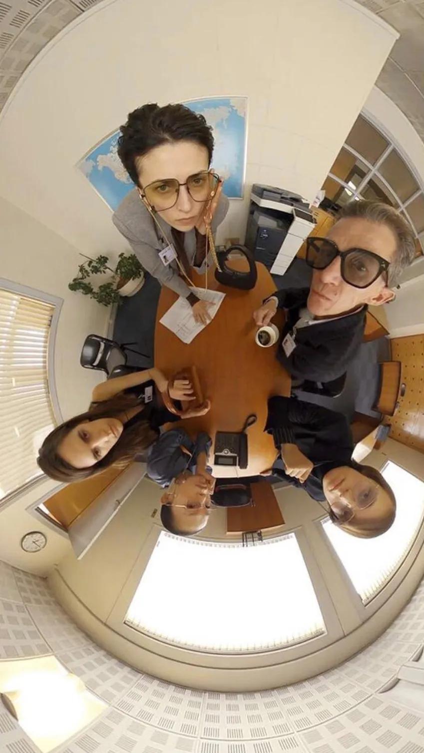 优雅、街头、暗黑揉为一体，拥有独特立体美学的韩国品牌