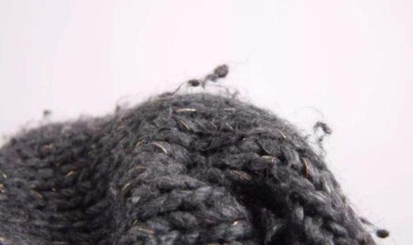 黑色衣服粘毛怎么处理小技巧,衣服粘毛小技巧