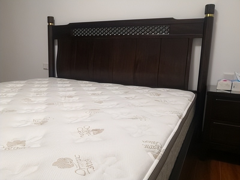 小孩用的儿童床垫种类太多选择太难？哪个更适合中国孩子？