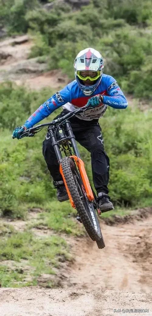 旅行自行车骑行正确姿势,怎么样的骑行姿势正确