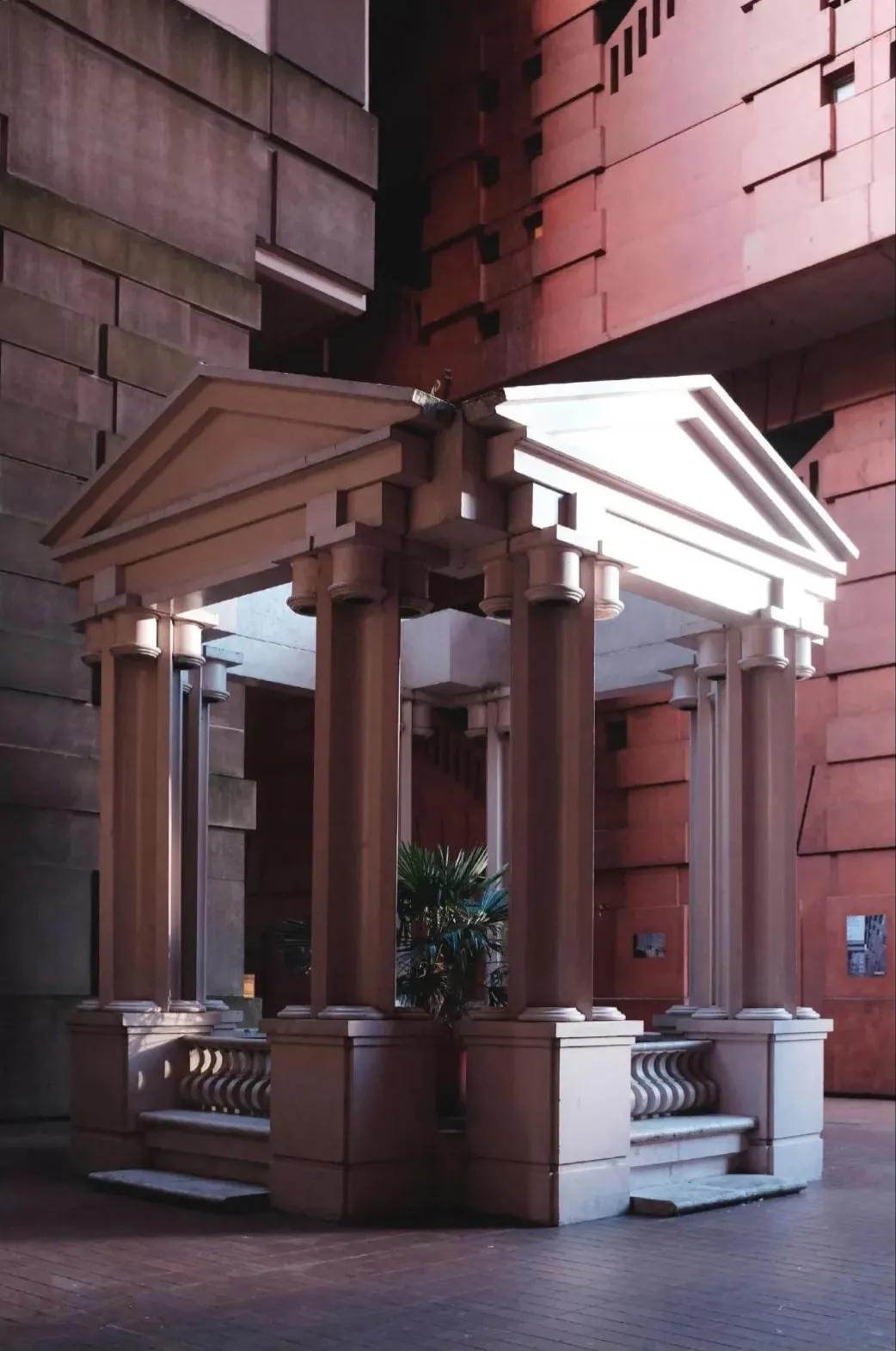 西班牙鬼才建筑师的梦幻世界,西班牙鬼才