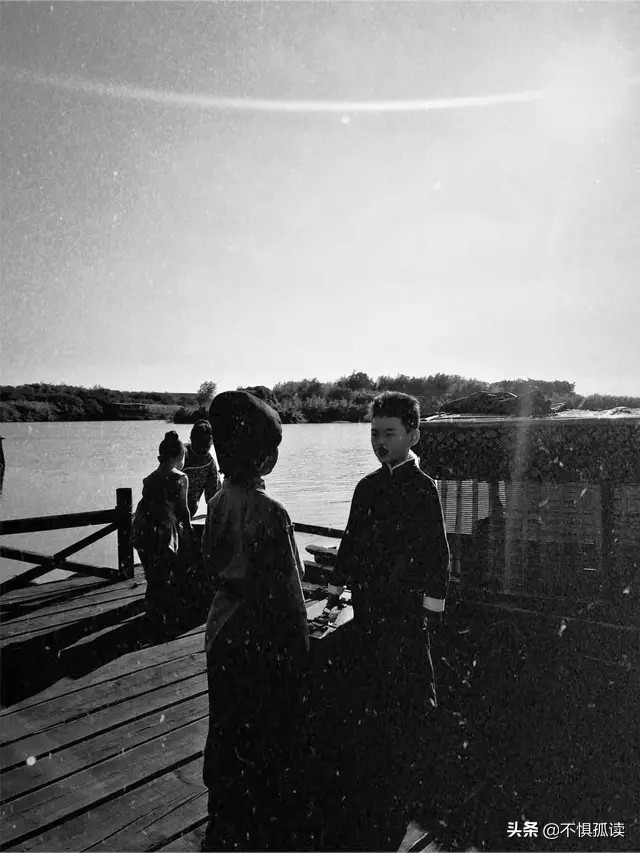 鲁迅玩伴闰土57岁病逝留下5子,鲁迅幼时好友闰土真实存在吗