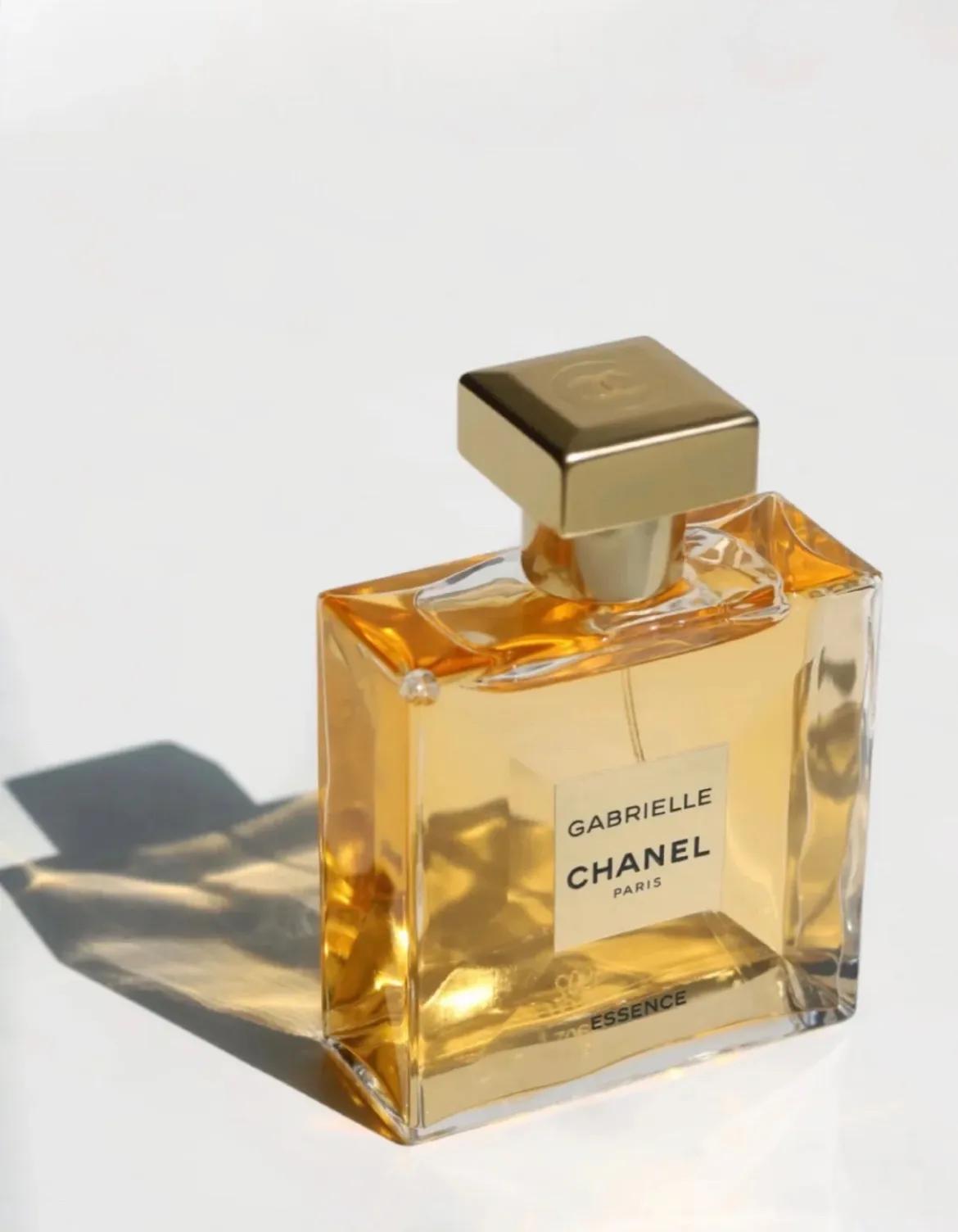 哪款香水闻起来有气质感,闻起来干净贵气的香水