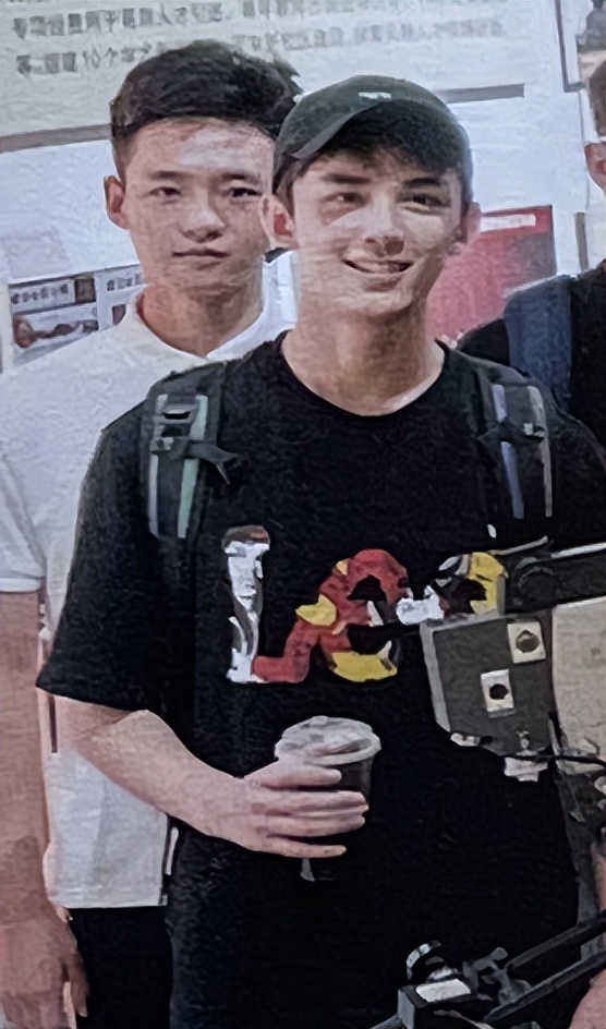 北电18级毕业照吴磊,北电中戏吴磊宋祖儿