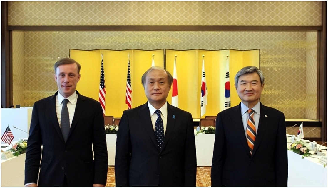 美日韩宣布介入台海及半岛局势，朝鲜发射两枚导弹，中方有言在先