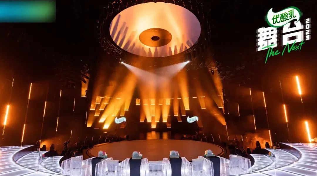 最近超火舞台表演,人气爆棚舞台表演火爆现场