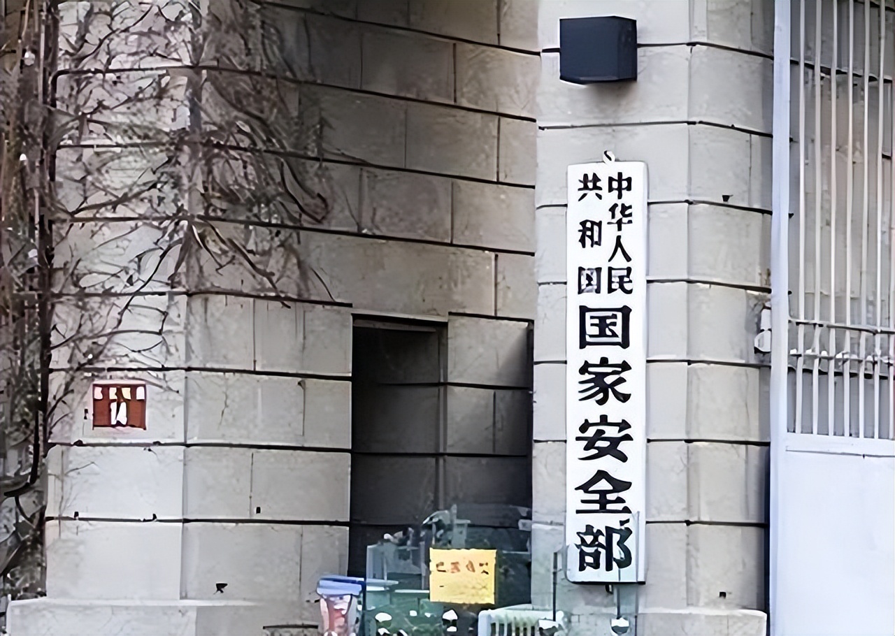 电力局老员工辞职入美籍，项目一投即中，99年忘拿的电脑揭开真相