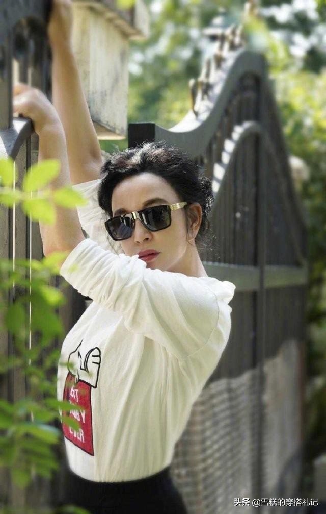 不老女神减龄的秘诀,60岁冻龄女神