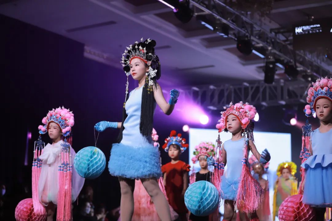 2021年国际模特时装秀,时装周2019少儿模特大赛