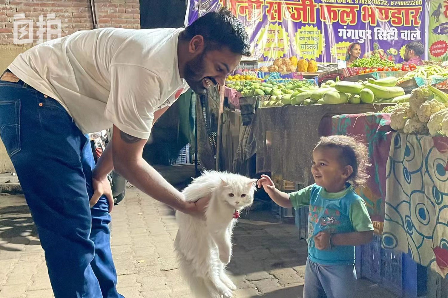 我，印度人，12岁被拉去结婚，16岁打工，靠会中文支撑起全家生活