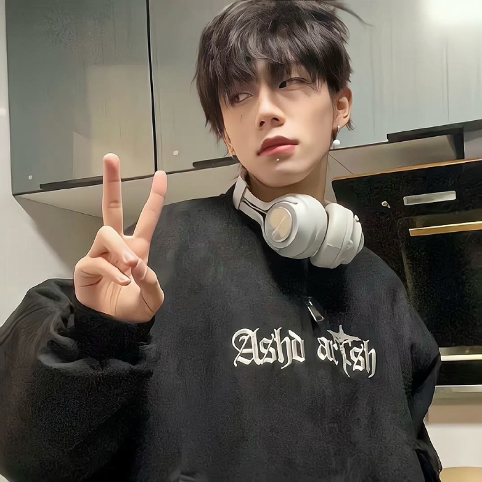 男生头像极简主义有深度,远离世俗的个性男生头像