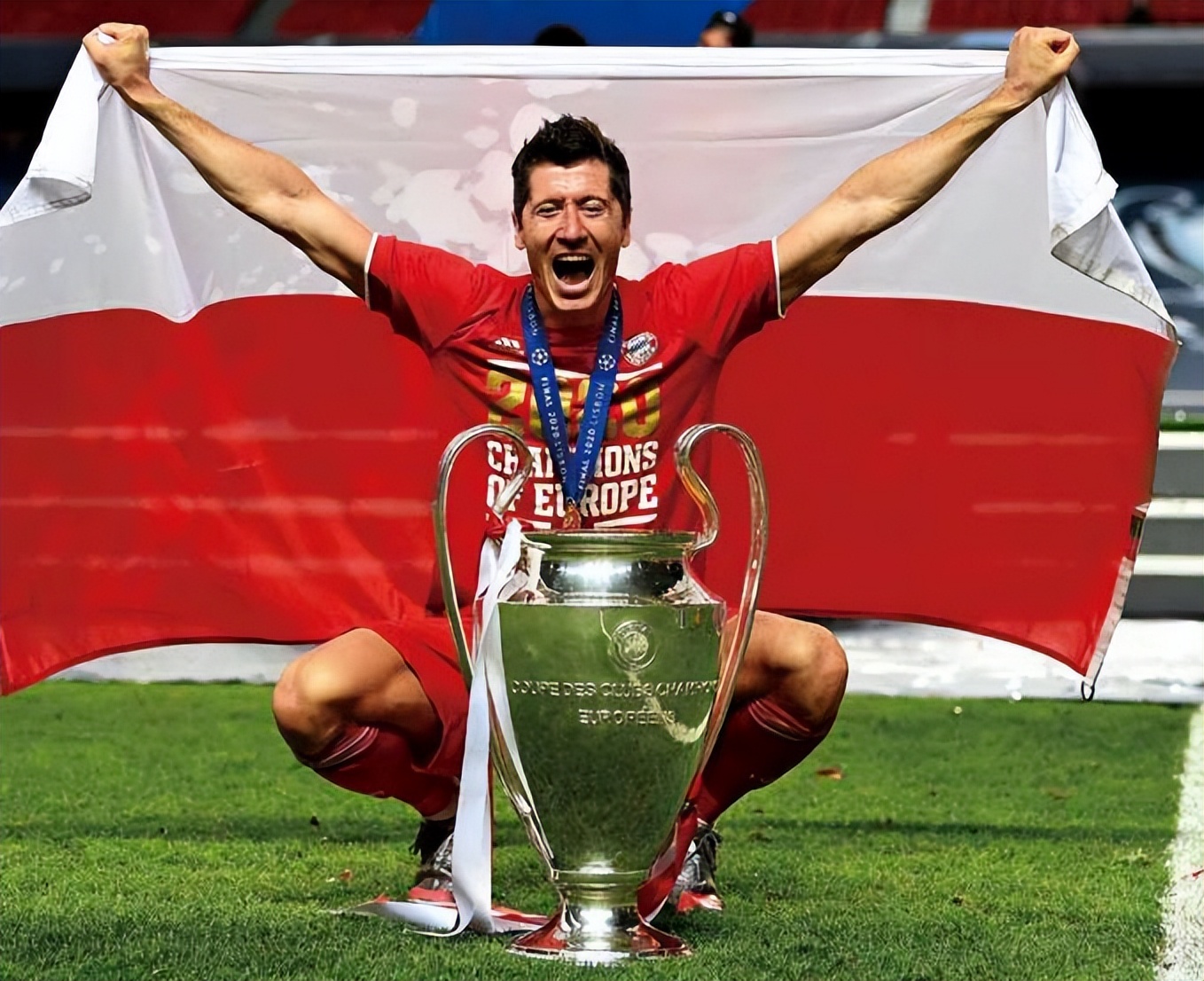 那些年我们一起追过的球星,球员评价莱万多夫斯基9分钟5球