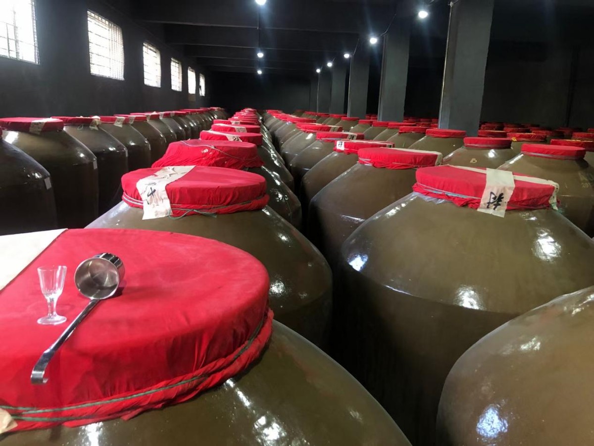 太气人！凭啥国外茅台比国内的便宜一半？50岁酿酒师道出3个真相