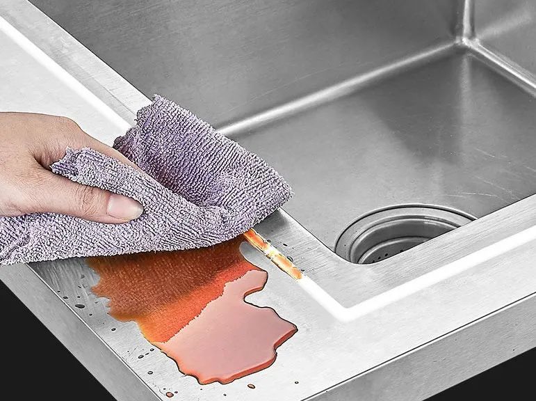 装修时最常用的胶水有哪些,装修最好用哪些胶水呢