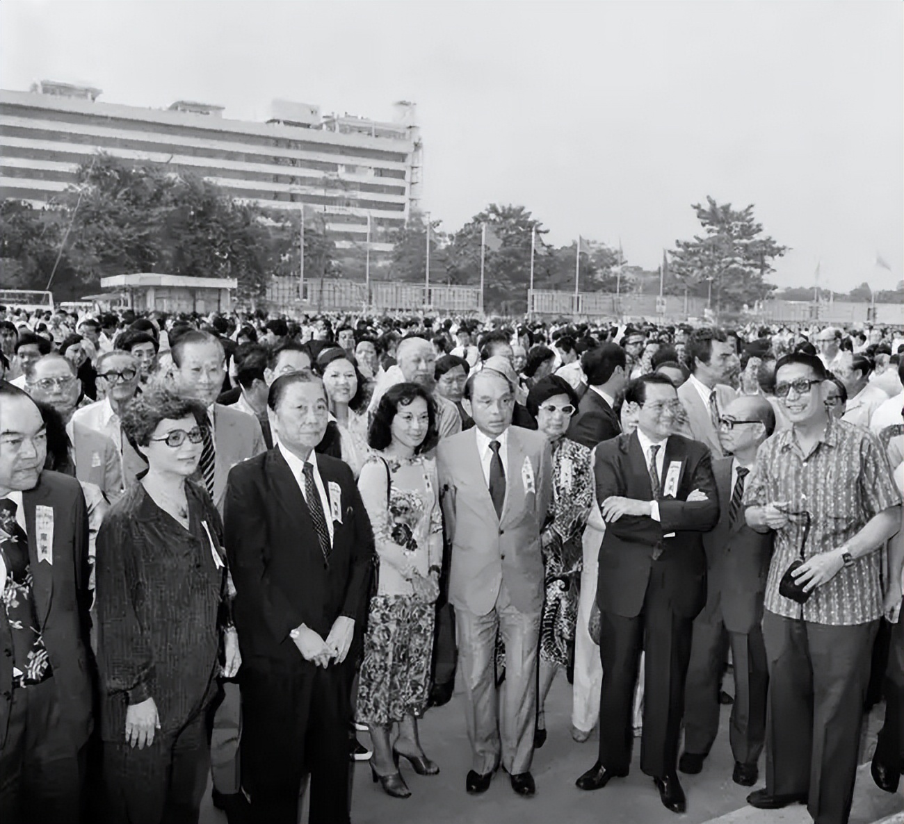 香港最强大佬霍英东，支援抗美援朝助力北京申奥，死后受国葬待遇