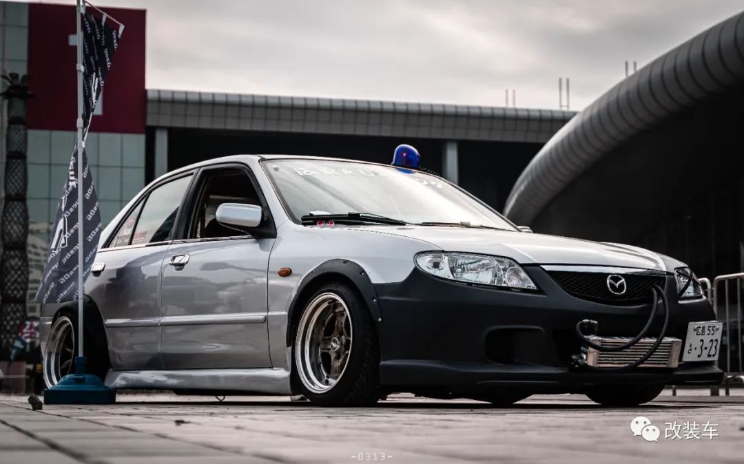 马自达323玩漂移,马自达323狂飙