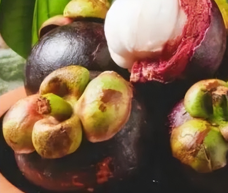 这6种水果女人要少吃,女性不想成黄脸婆常吃3种蔬菜