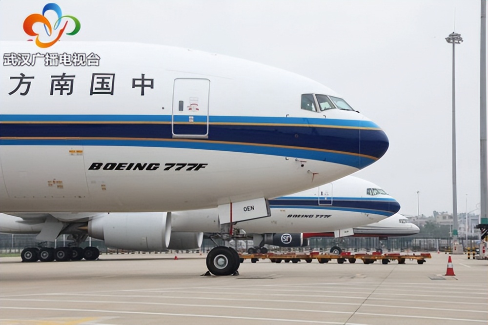 航空公司一张机票能赚多少钱,机票那么贵为什么航空公司不赚钱