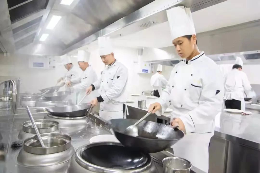 哪个大学专业校服最好看,大学专业古风校服