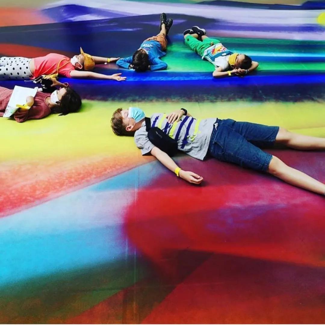 “垃圾创作”狂卖500万，网友忍不住群嘲：污染环境，这也叫艺术