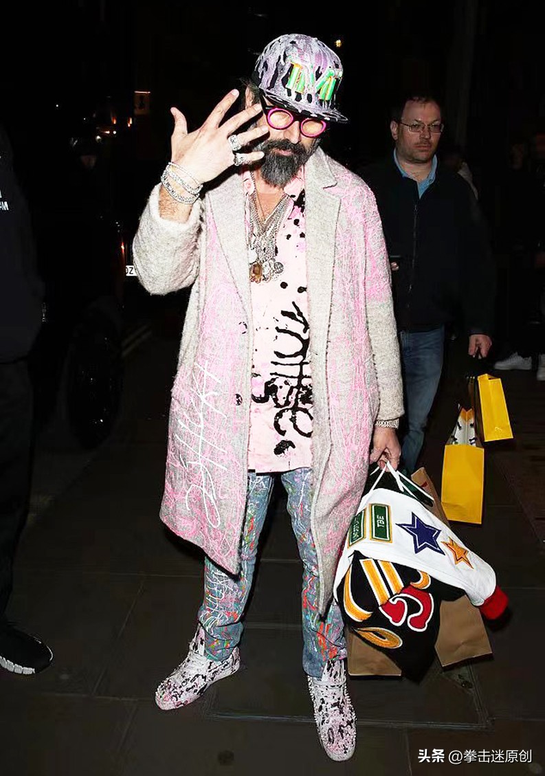 拳王梅威瑟到迪拜视频,梅威瑟东京逛街