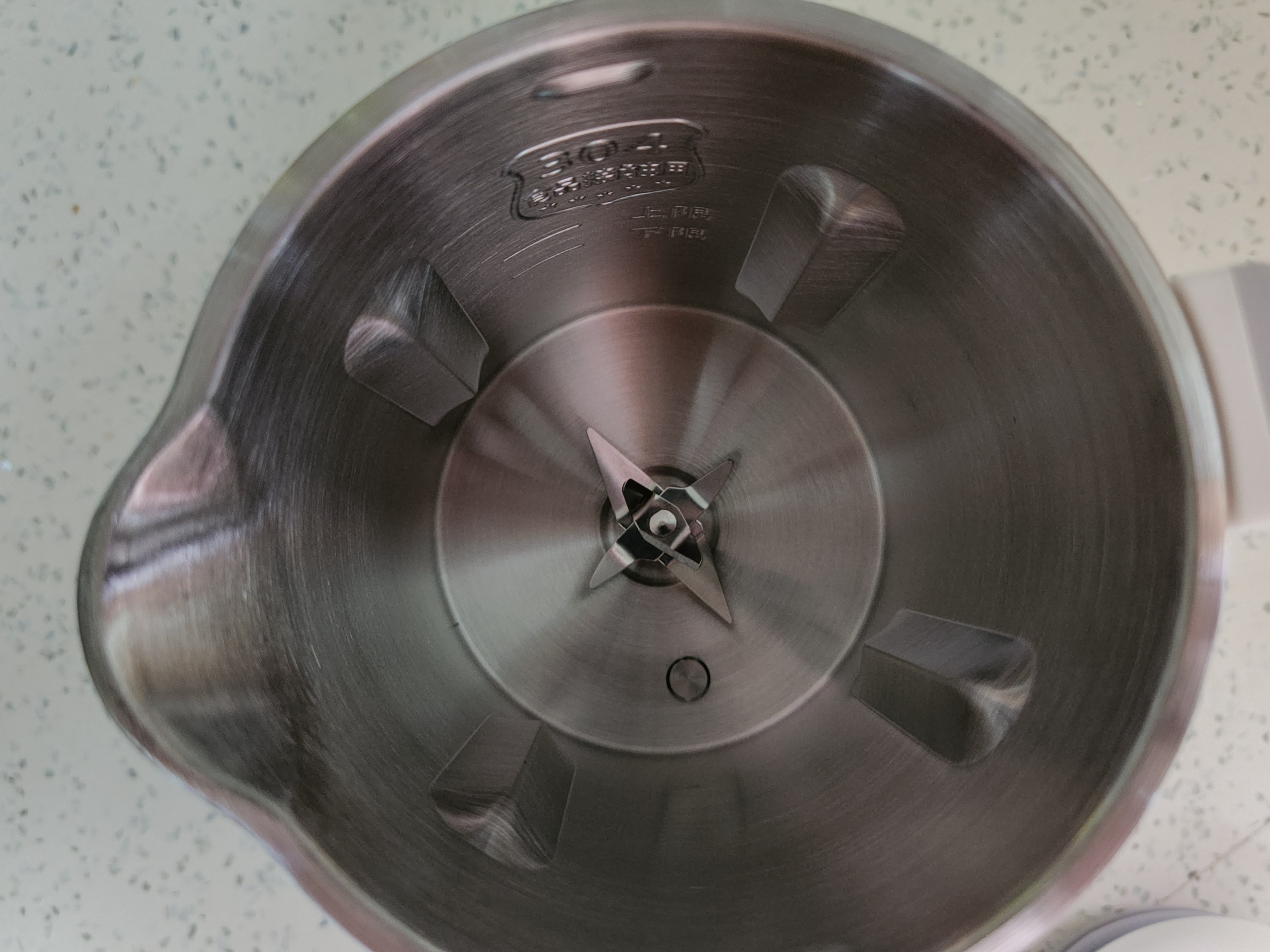 小熊和大宇哪个小型破壁豆浆机好,秋冬厨房新宠大宇云暮破壁豆浆机