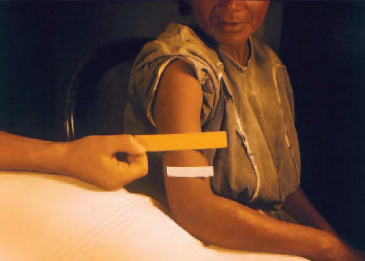 美曾让*女妓**与囚犯发生关系，使囚犯感染梅毒来进行人体试验