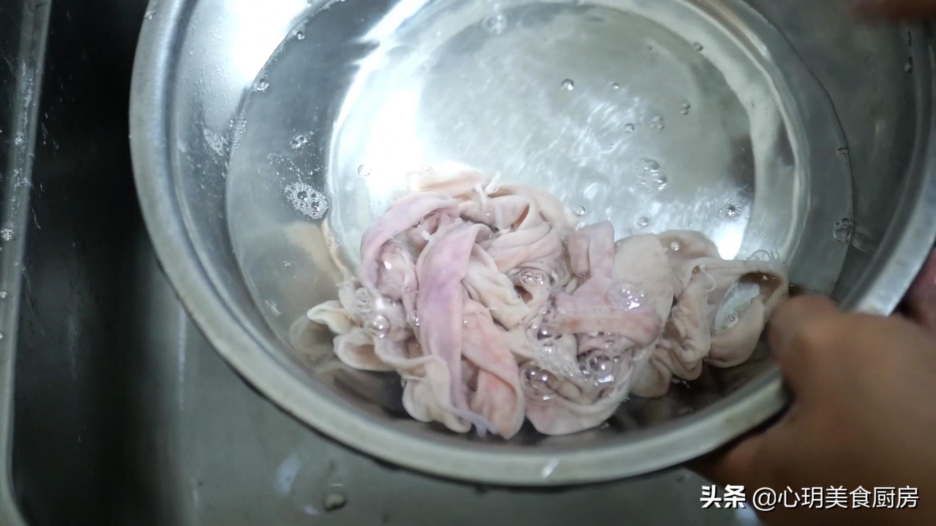 清洗猪肚时最忌直接加面粉和盐,清洗猪肚只用盐可以吗