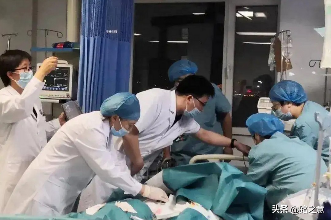 2007年,海南女高中生遭同桌*药春**迷奸,13天后因身中剧毒含恨离世