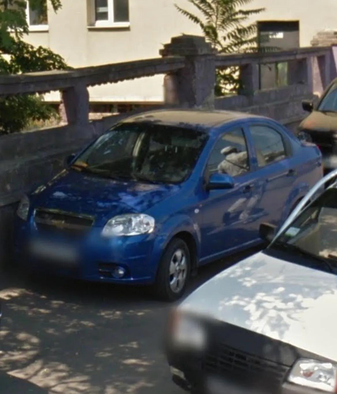 乌克兰敖德萨街头老车、日系车多，但俄罗斯车很少