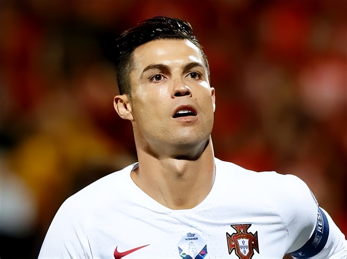 c罗龙凤胎儿子不幸夭折有谁安慰,c罗女友生了几胞胎