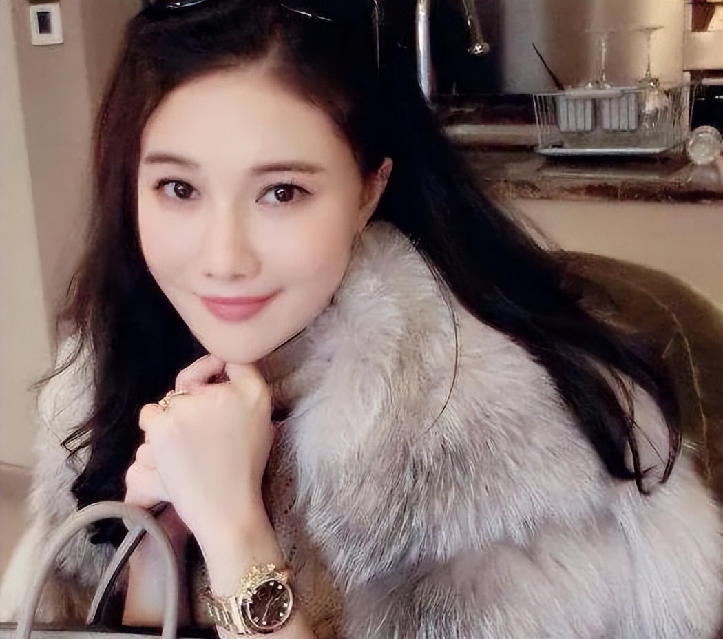 洗头妹逆袭分手费9亿,洗头妹韦雪个人资料