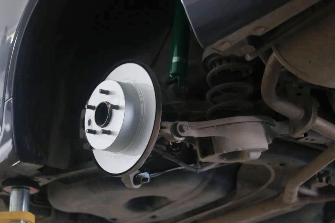 09天籁全车翻新整改多少钱,日产天籁自己撞烂了维修多少钱