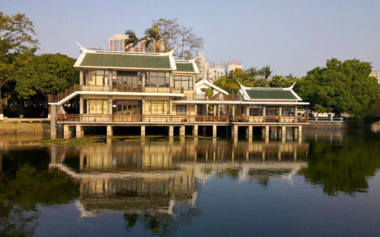 赏城中美景，品厦门味道。城市中心C位酒店，毗邻植物园、中山路