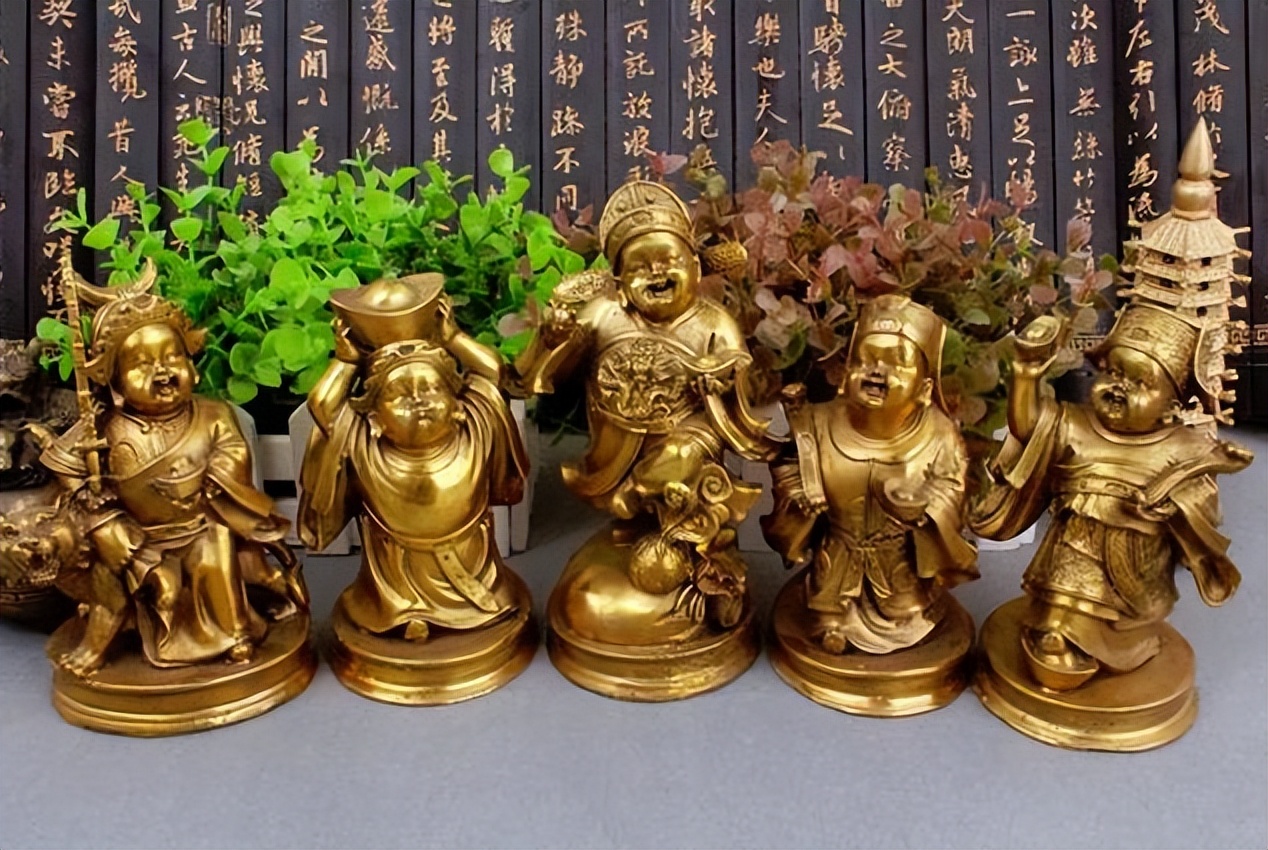 五路财神可以跟财神爷一起吗,初四迎财神爷还是初五迎财神好