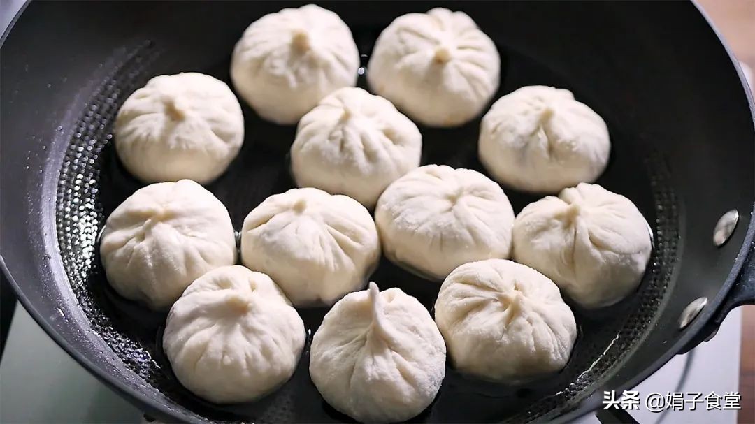 不揉面不擀皮就能做的美味水煎包,水煎包怎么做才能外酥里嫩