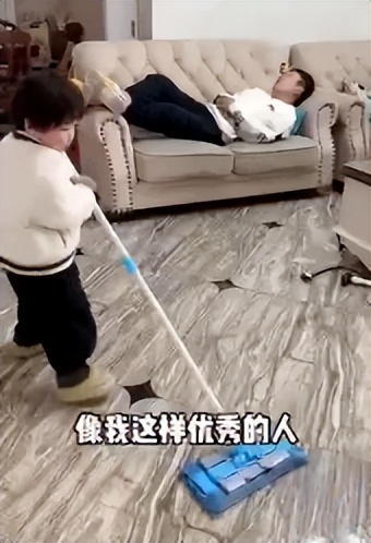 三岁萌娃吐槽父母,萌娃吐槽爸妈