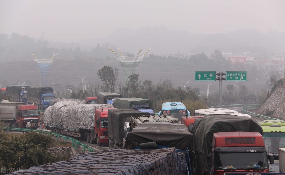 周劼炫富来龙去脉,周劼炫富调查预判