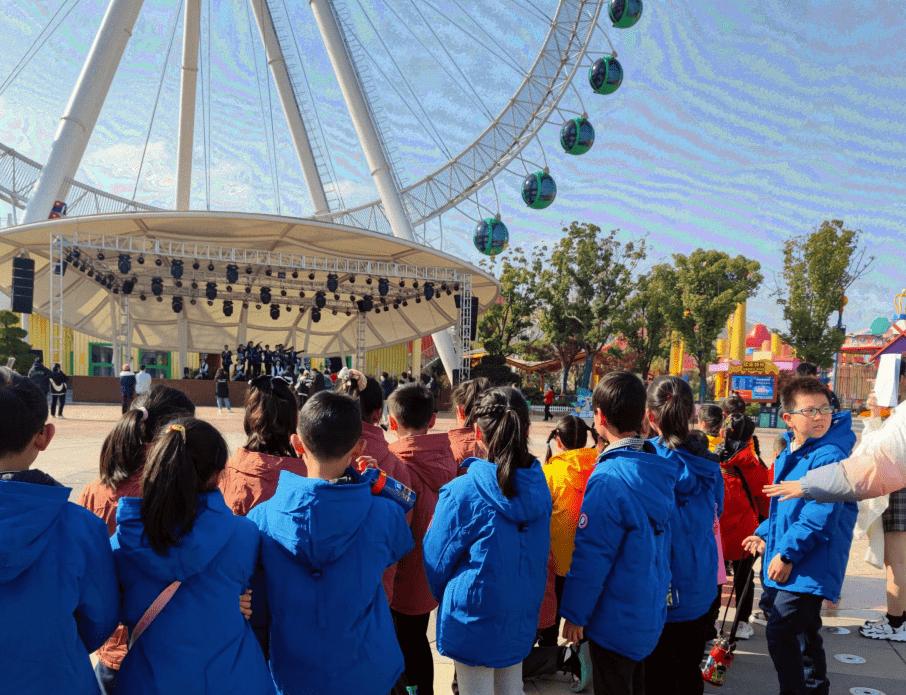 江苏大型少儿成长体验栏目《剪刀石头布》走进南京欢乐谷