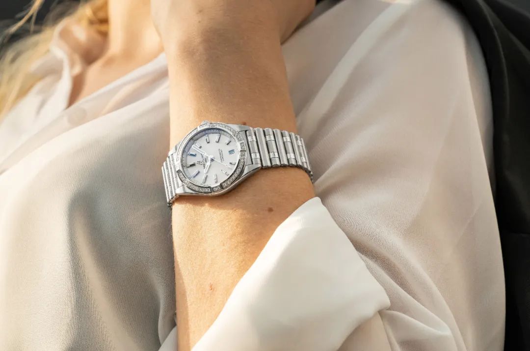 6万左右的表女款,百年灵最新款女表