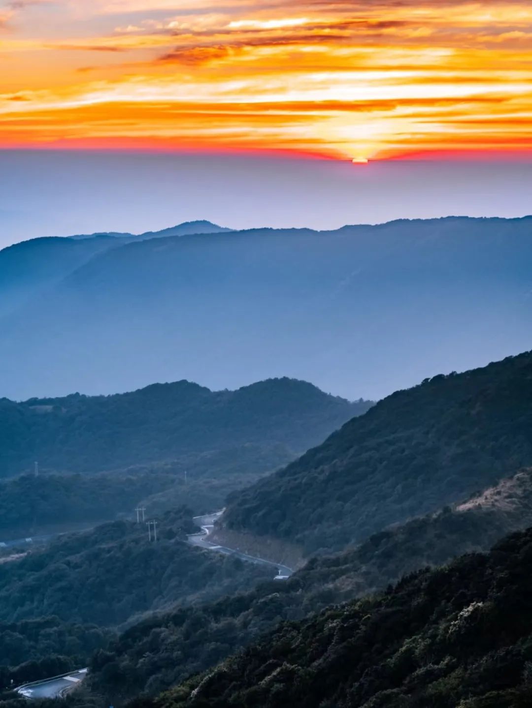 回到早睡早起的日子,回老家朝九晚五