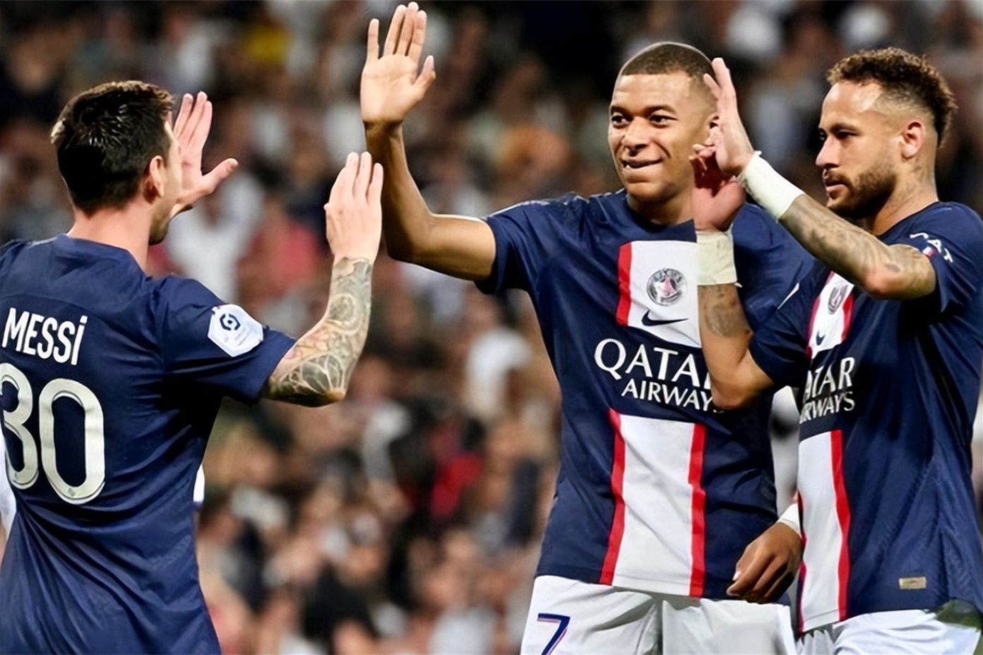 足坛年薪前十名,现役足坛十大巨星薪资排行