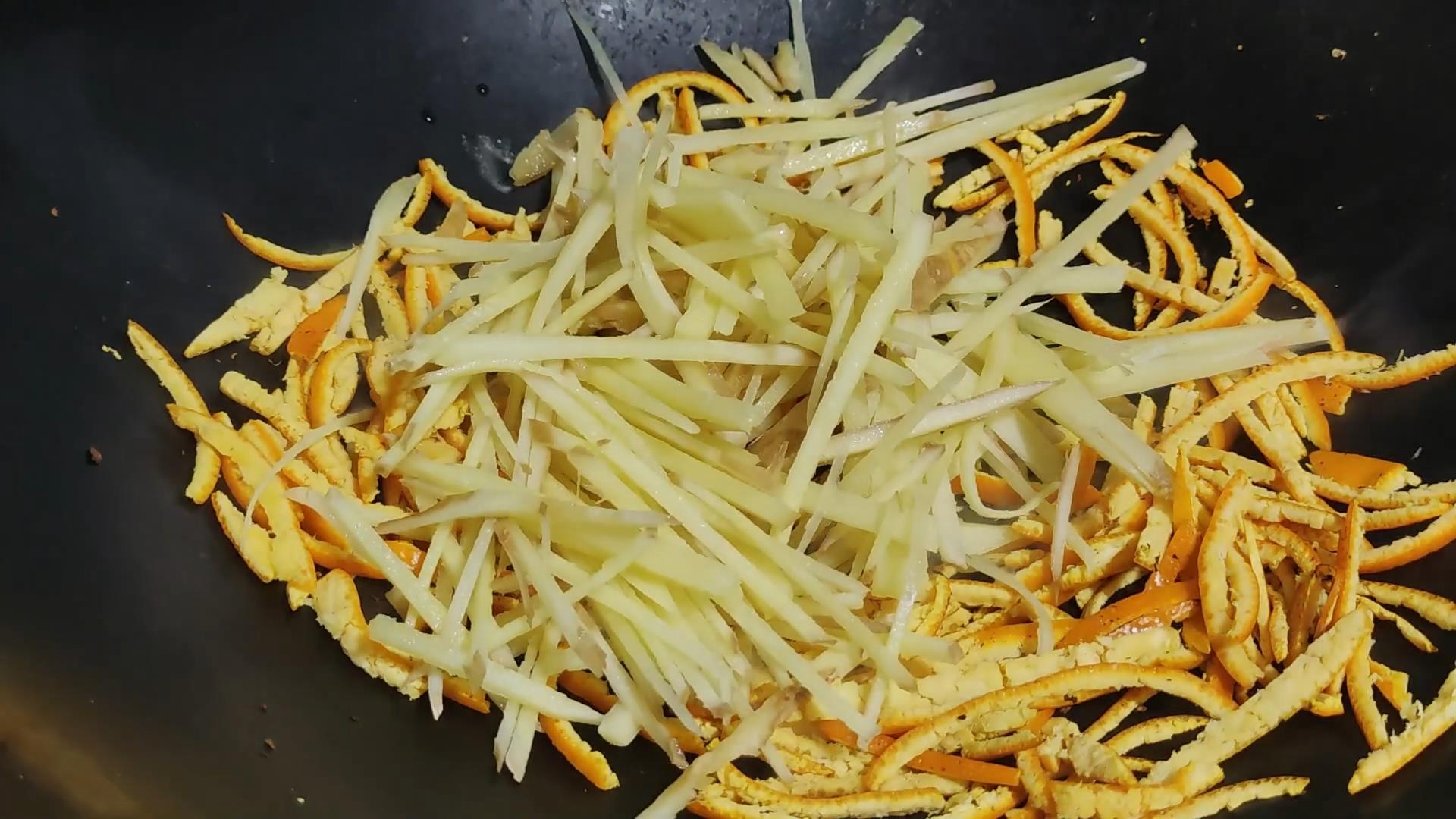 橙子皮配生姜功效与作用,橙子皮加姜片的功效