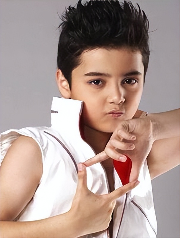 有种整容叫童星长大,阿尔法长大变帅了