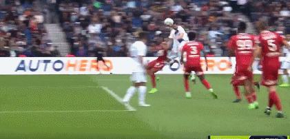 梅西0比4落后反超,梅西2比4落后连进两个任意球