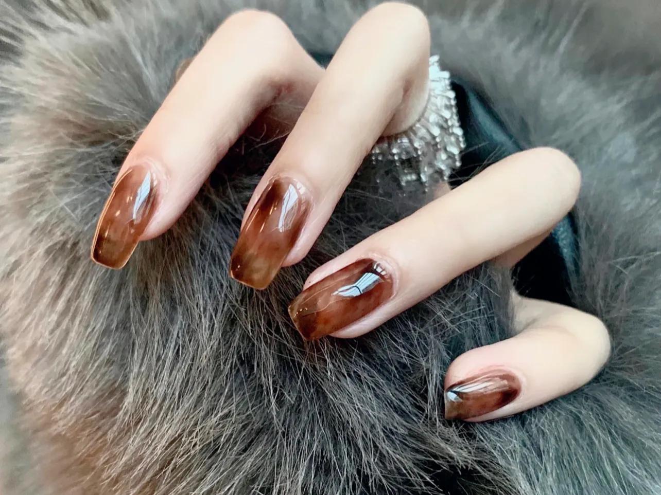 显白高级感琥珀穿戴美甲,美甲高级感琥珀甲款式