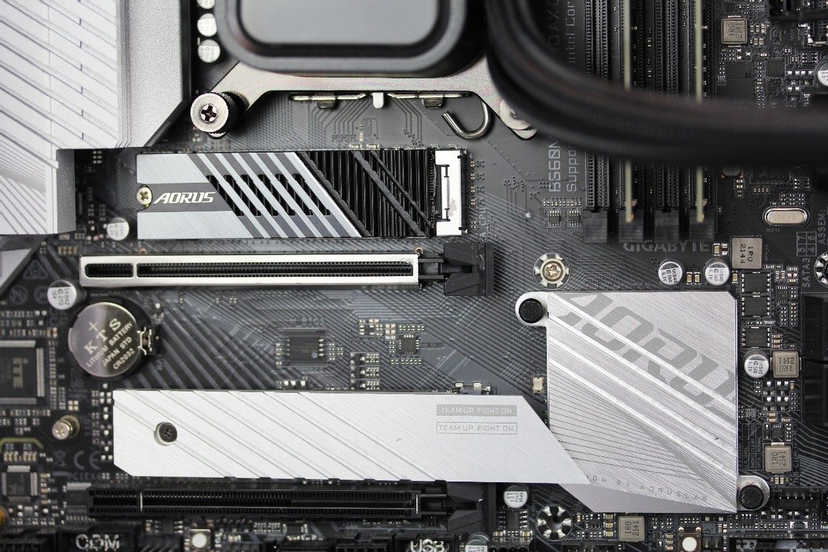 技嘉aorusgen41tb钛雕,pcie4.0固态技嘉评测