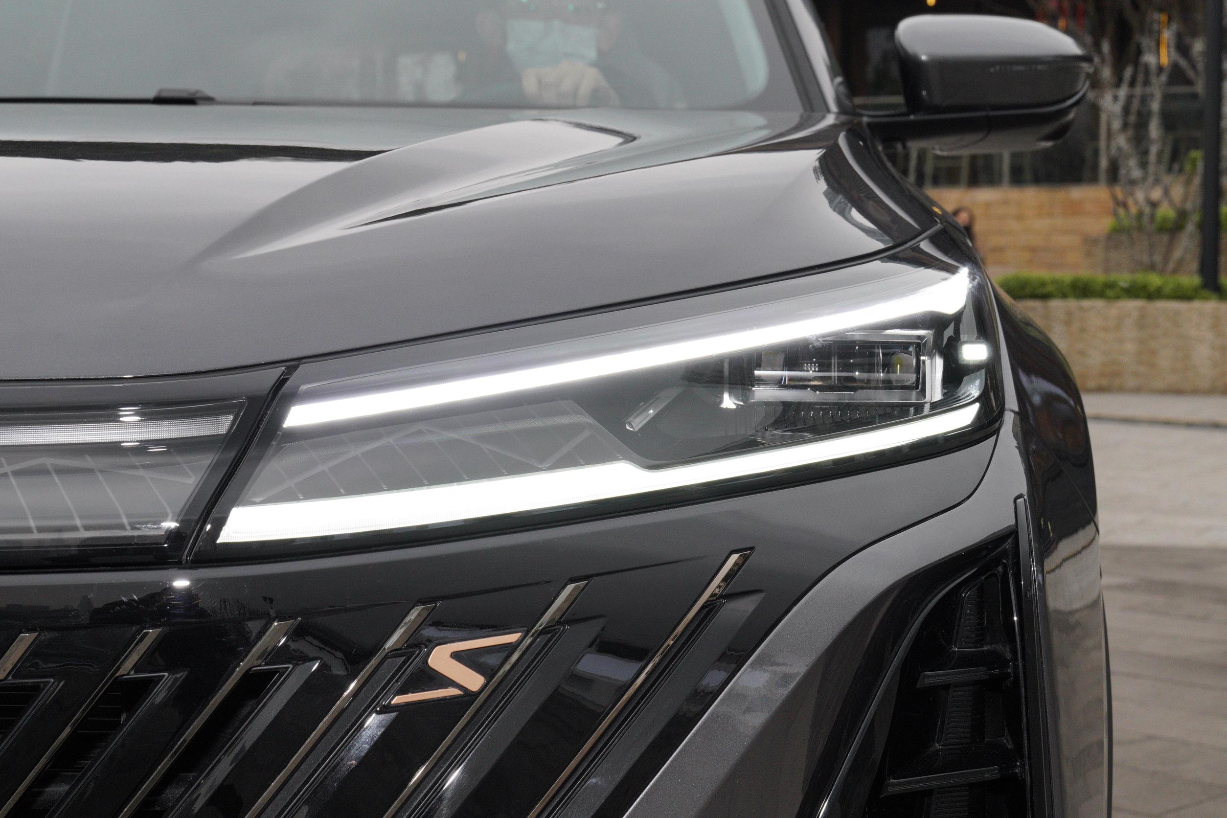 长安cs75plus1.5t自动豪华版,长安第二代cs75plus1.5尊贵零首付