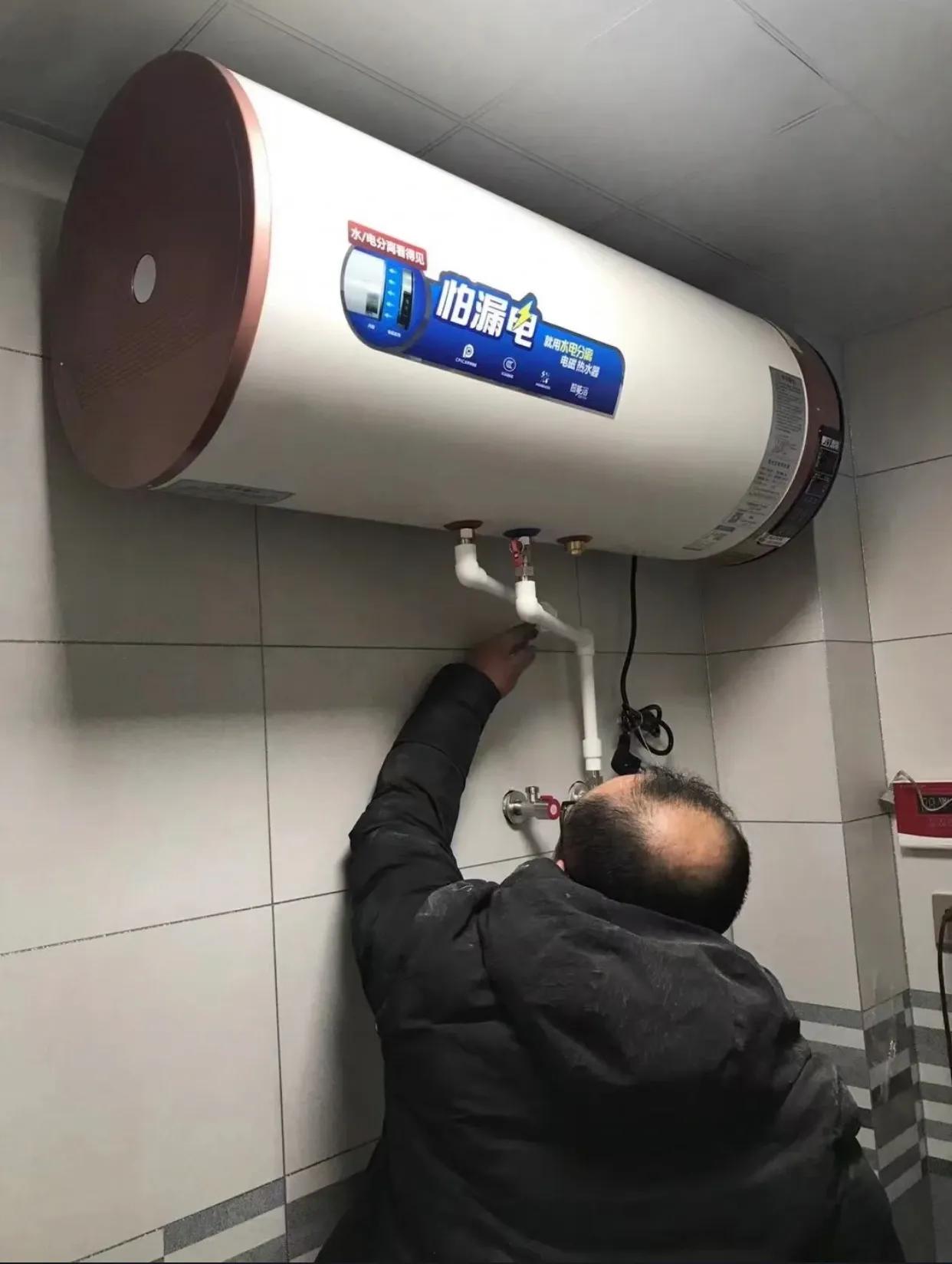 电热水器跟燃气热水器哪个便宜,电热水器和燃气热水器哪个便宜