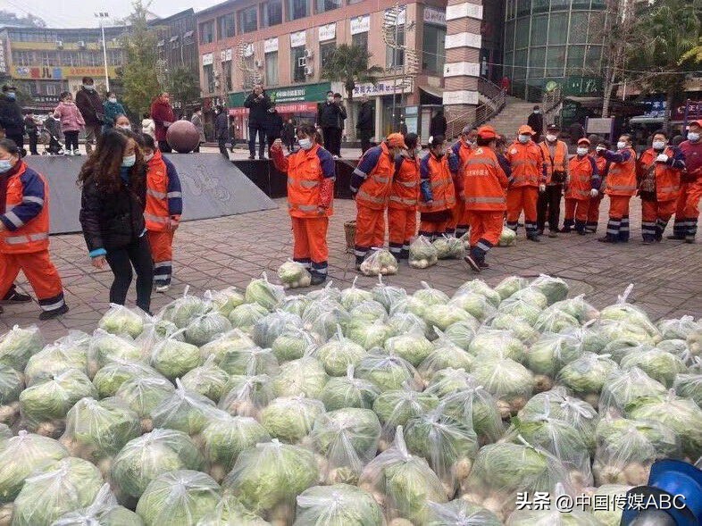 爱心蔬菜送环卫工,感恩蔬菜温暖环卫工人心